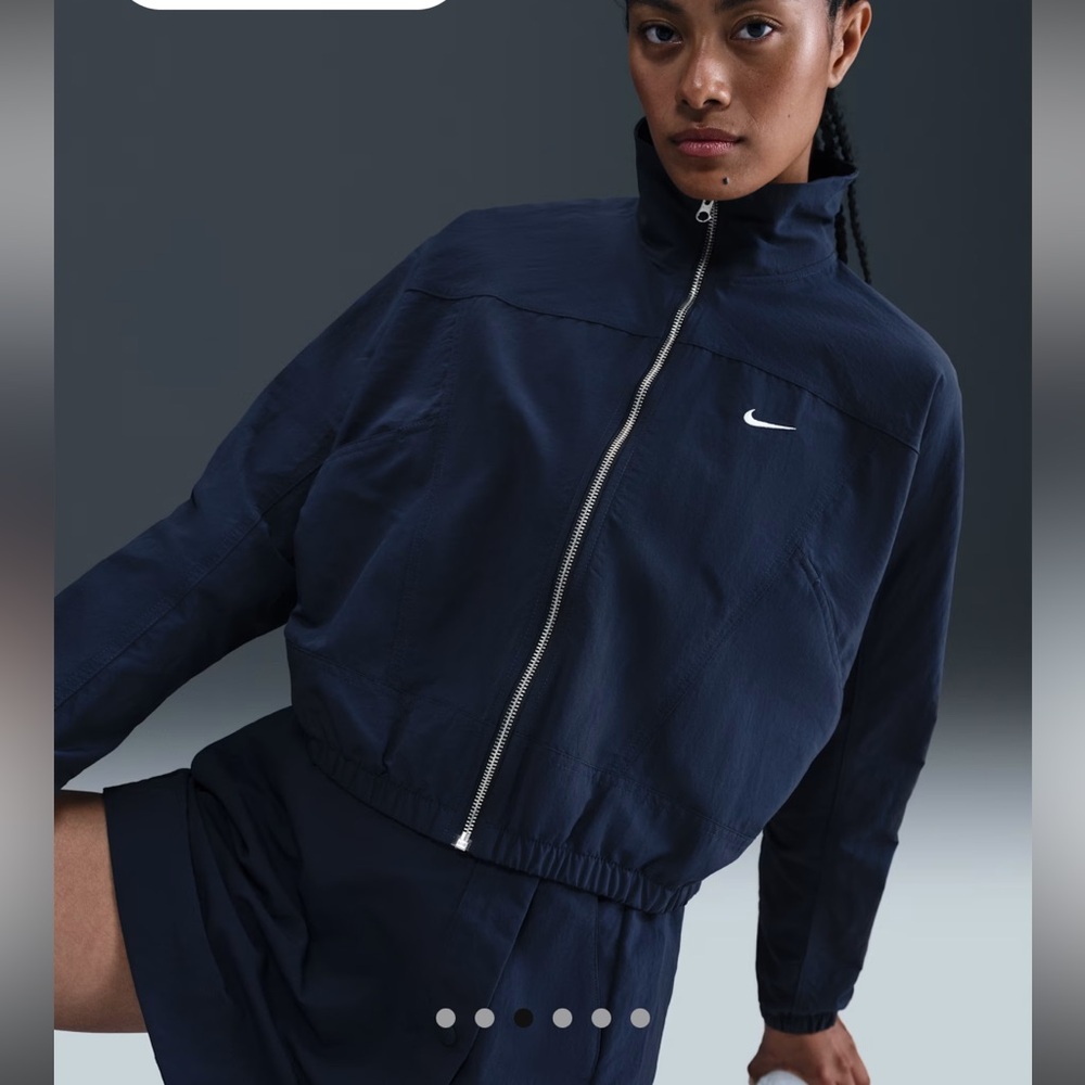 Nike Women's Black Oversized Fit Jacket